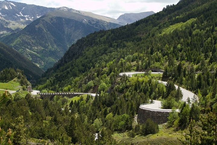 Participates in the construction of brand new Andorra